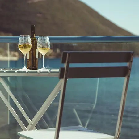 Case de vacanță Seafront Luxury With Amazing View Vasiliki