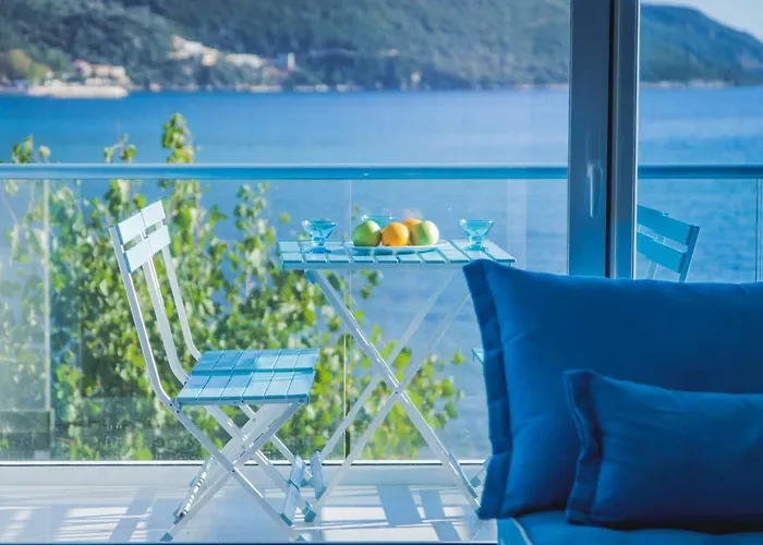 Seafront Luxury With Amazing View