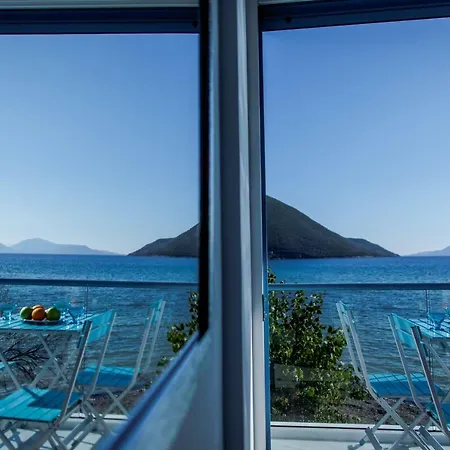 Seafront Luxury With Amazing View Ferienhaus *