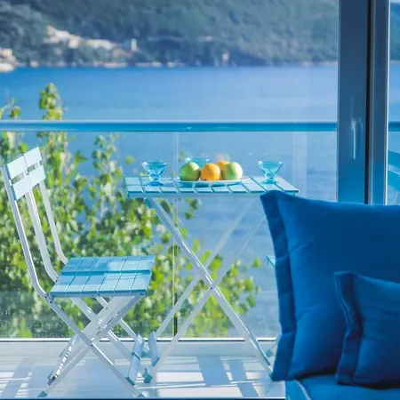 Seafront Luxury With Amazing View